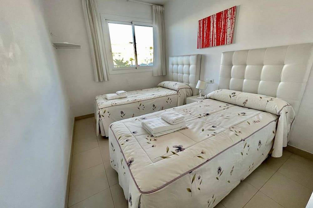 Entire apartment, 3 bedrooms with free parking in Plaza de España in Nerja Centre, Nerja