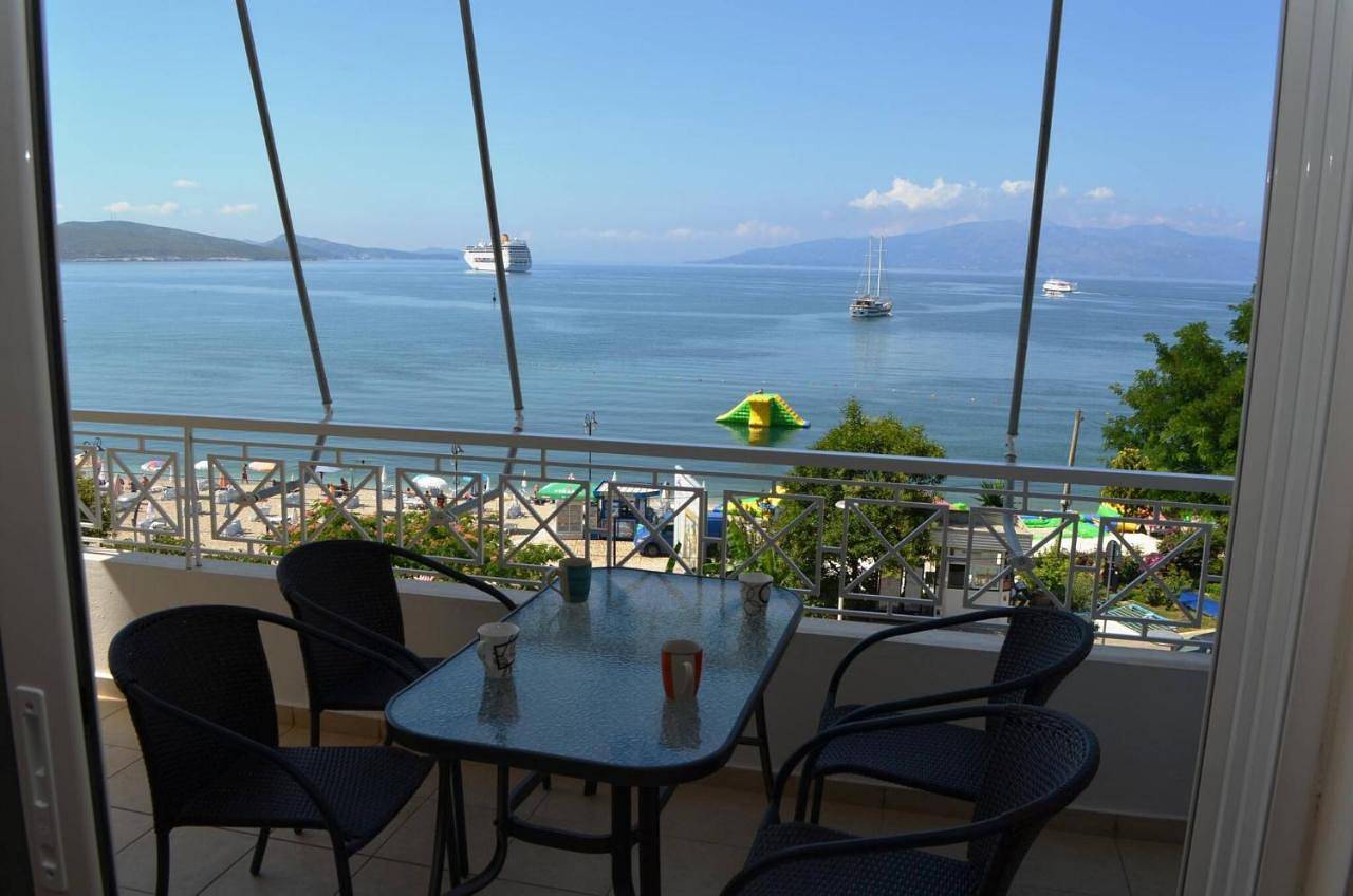 Appartement entier, Two-Bedroom Apartment with Balcony and Sea View in Saranda, Vlorë