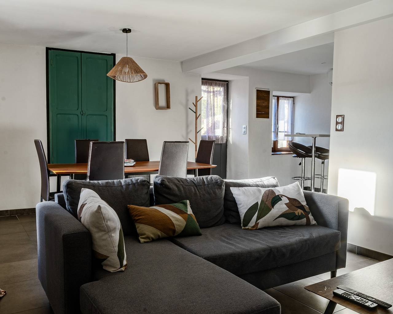 Apartamento entero, Apartamento 'La Glycine' con Wi-Fi y aire acondicionado in Montolieu, Región de Carcassonne