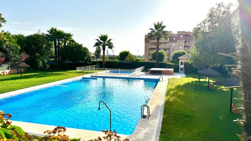 Apartamento de vacaciones para 4 personas, con piscina además de terraza y vistas - 1