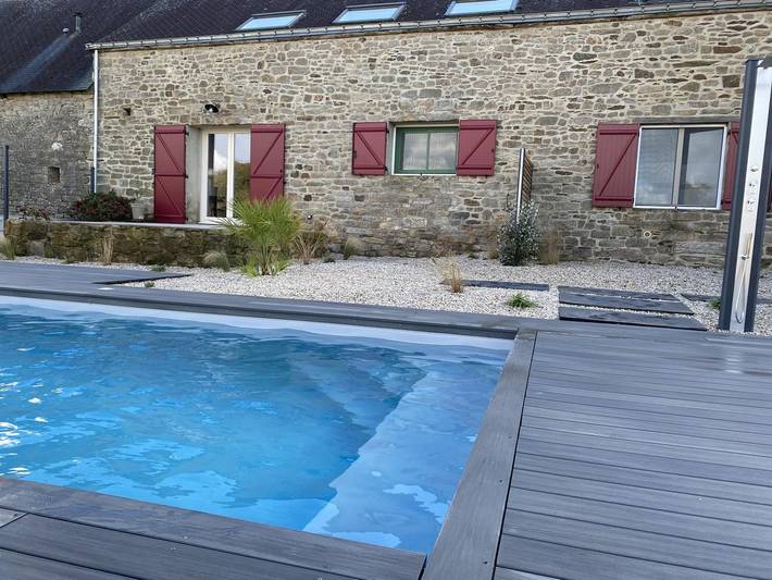 Gîte pour 4 personnes, avec terrasse ainsi que piscine et jardin à Péaule - 3