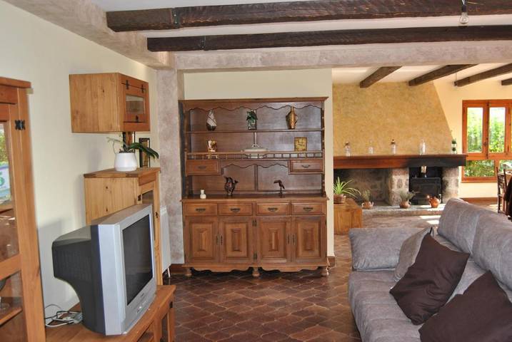 Casa rural para 14 personas, con Balcón y Jacuzzi además de Terraza y Jardín en Ribera de Órbigo - 4