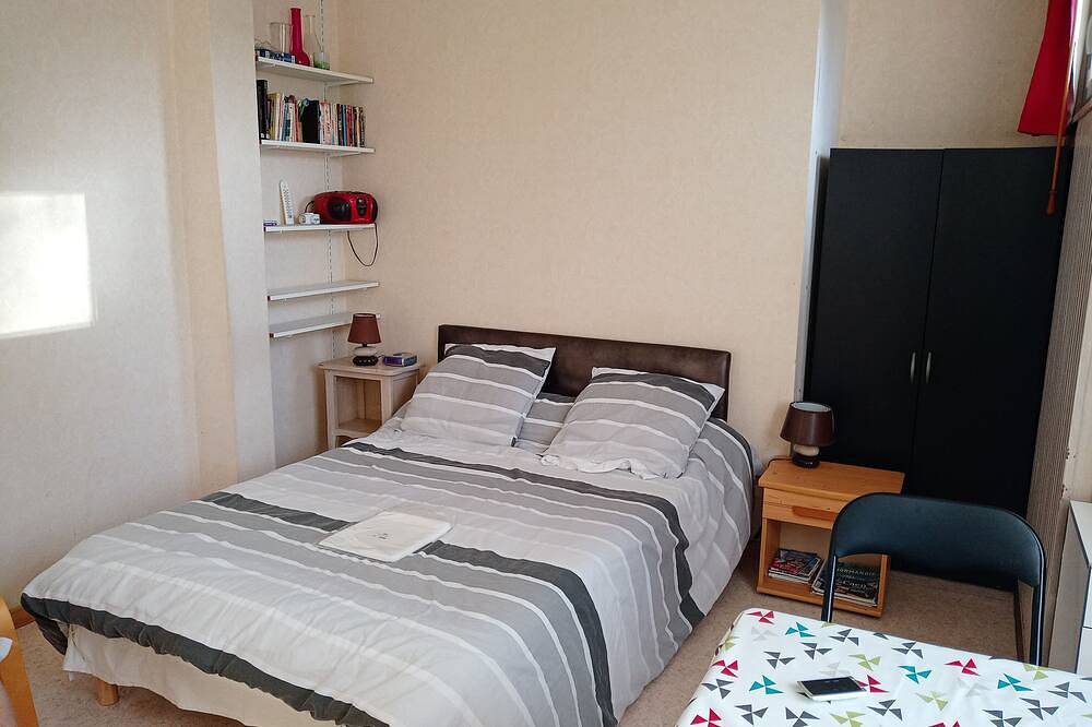 Entire apartment, Rent pretty calm and pleasant studio in Bagnoles-de-l'Orne, Parc naturel régional Normandie-Maine