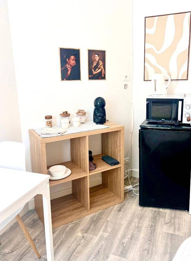 Appartement entier, Chez gaillard petit studio sans cuisine entièrement rénové au calme in Ussel, Région d'Ussel