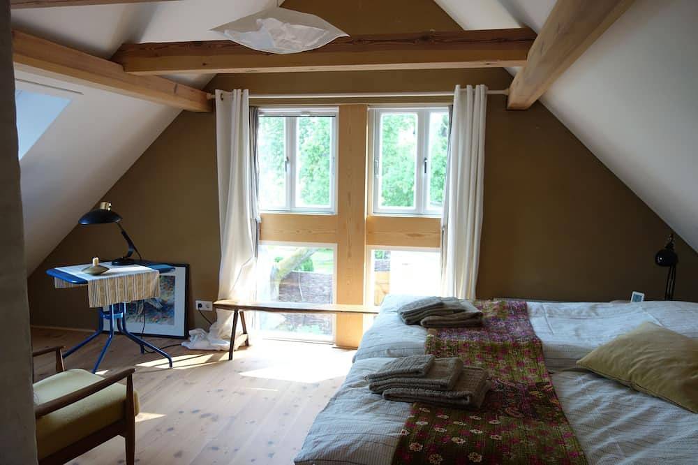 Gemütliches Ferienhaus in traumhafter Lage direkt am Fluss mit schönem Garten in Neuhardenberg, Märkische Schweiz-Oderland