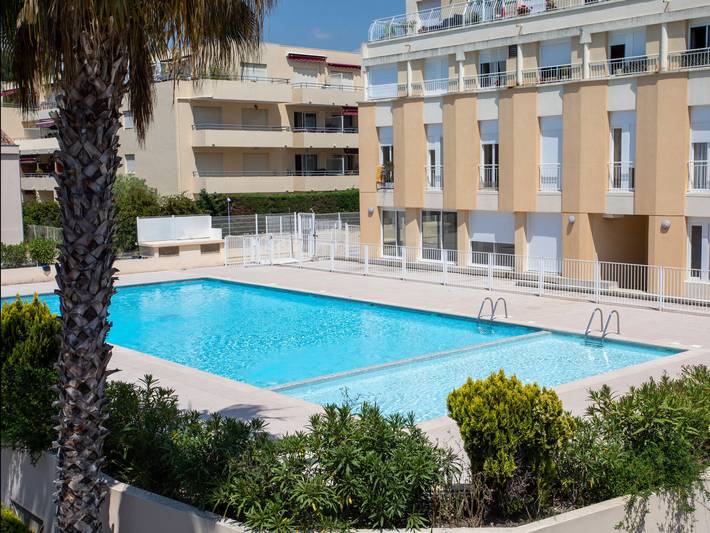 Gîte pour 4 personnes, avec terrasse ainsi que jardin et bassin pour enfant dans Parc de Vaugrenier - 2