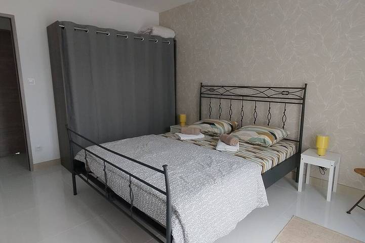 Location de vacances pour 8 personnes, avec jardin à Félines-Minervois - 2