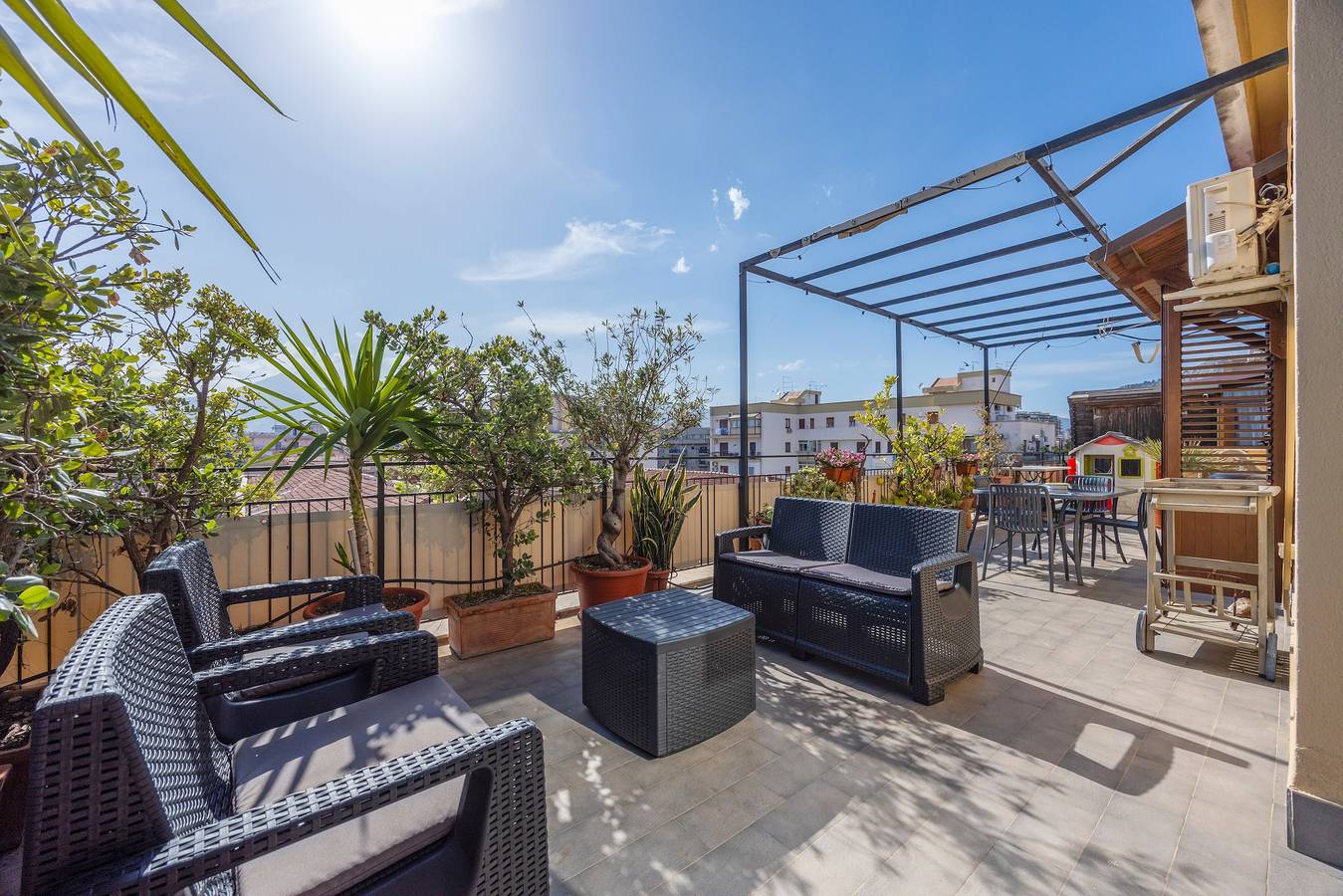 Appartamento intero, Penthouse Palermo con vista mare, terrazza privata e Wi-Fi in Palermo, Provincia di Palermo
