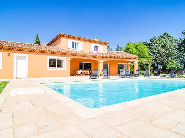 Villa pour 8 personnes, avec Terrasse ainsi que Jardin et Piscine