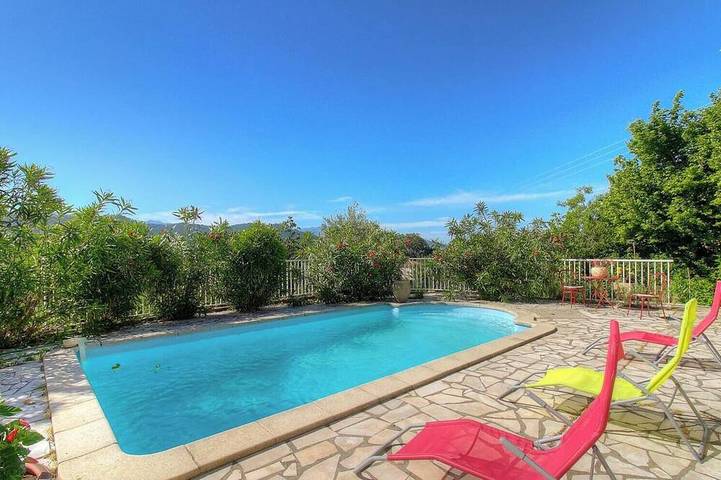Location de vacances pour 2 personnes, avec terrasse et piscine à Santa-Maria-Siché