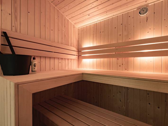 Villa in Tjeukemeer mit Sauna in Delfstrahuizen, Friesland