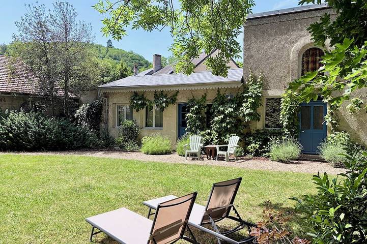 Gîte pour 2 personnes, avec jardin dans Lucenay-l'Évêque