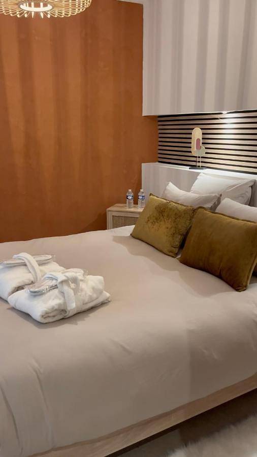 Gîte pour 2 personnes, avec jacuzzi et terrasse dans Fréchencourt