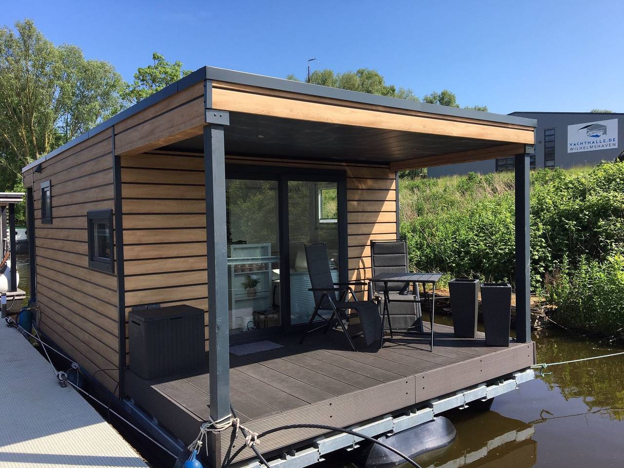 Hausboot Kht 2 Lacet mit Elektrokamin im Salon, 1 Schlafraum, Küche, Duschbad m in Wilhelmshaven, Südliche Nordseeküste