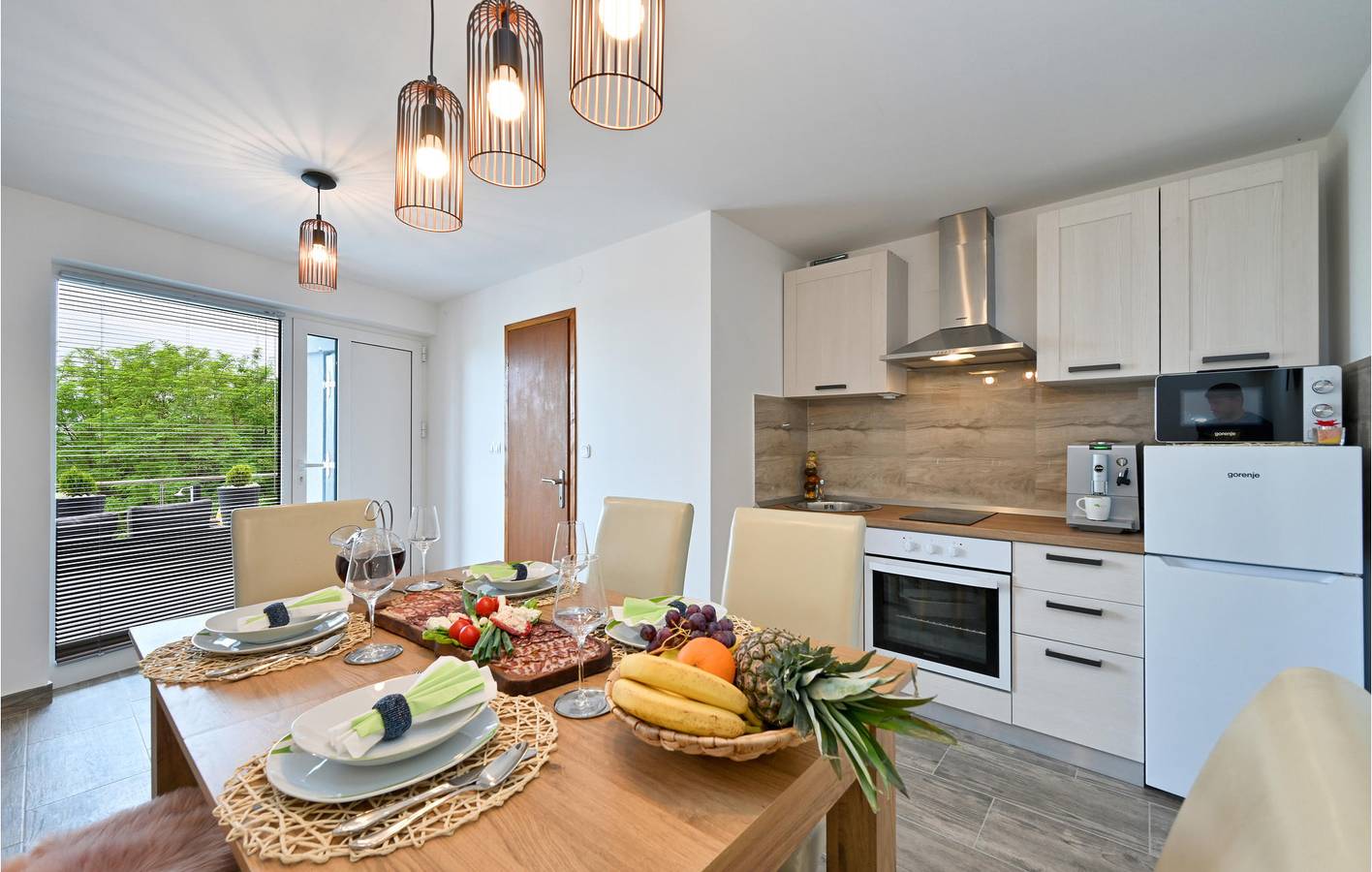 Apartamento moderno con piscina, terraza y barbacoa, a 2,5 km de la localidad de Donja Stubica in Condado de Krapina-Zagorje