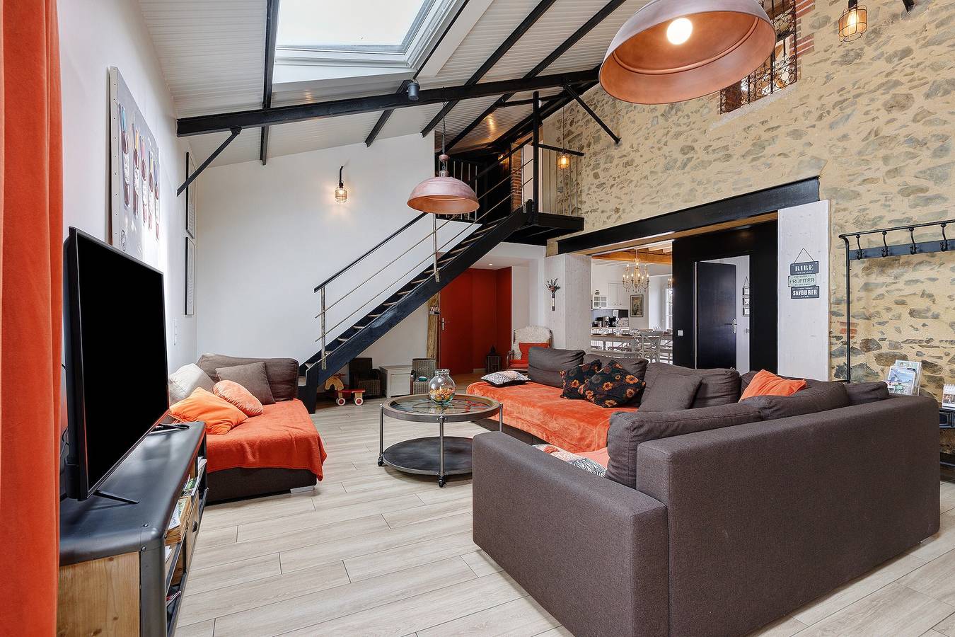 Gîte La Ferme Du Mesnil avec terrasse privée, Wi-Fi et climatisation in La Flocellière, Fontenay-le-Comte