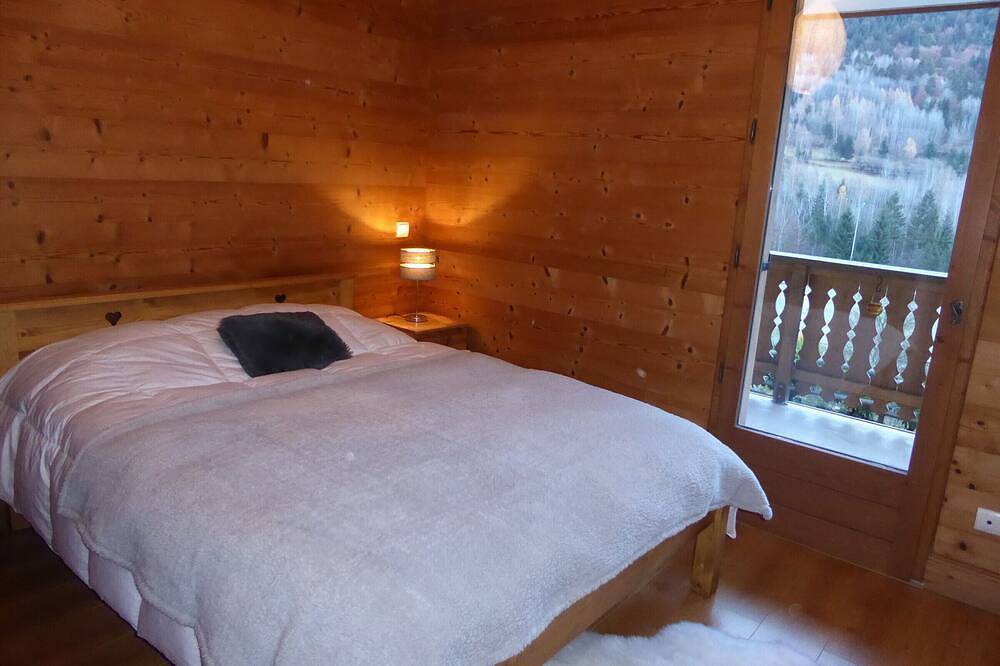 Ganze Wohnung, Stilvolles Berghaus mit großem Südbalkon und Skianbindung in Bozel, Les Trois Vallées