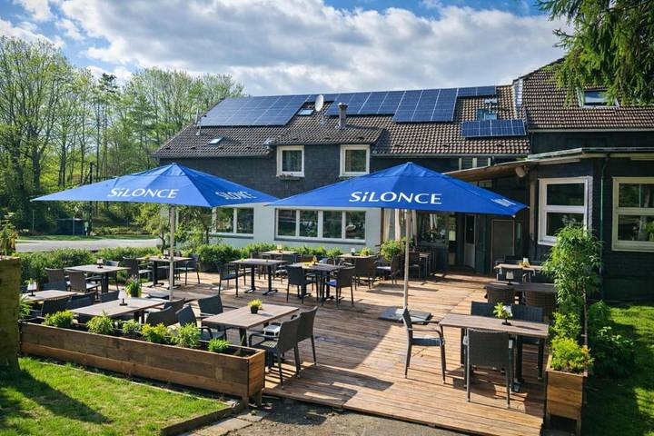 Hotel für 3 Personen, mit Terrasse und Garten sowie Sauna und Seeblick in Bergisches Land