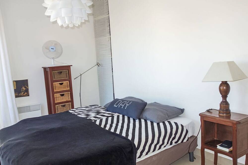 Beautiful private villa for 6 guests with Wifi, A/C, private pool, Tv, patio and parking in Montesquieu-des-Albères, Céret region