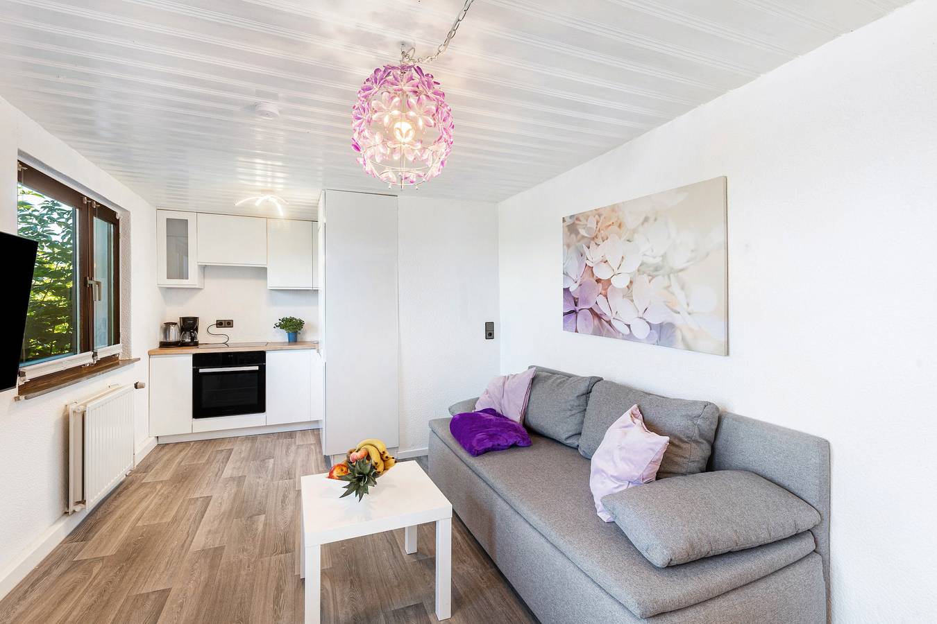 Bungalow 'The View' with Mountain View, Private Terrace and Wi-Fi in Niedenstein, Schwalm-Eder-Kreis