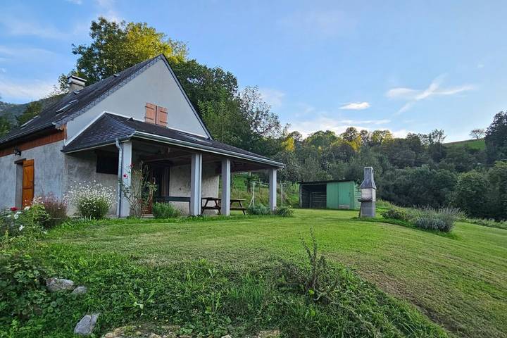 Gîte pour 5 personnes, avec jardin et vue à Laborde (Hautes-Pyrénées)