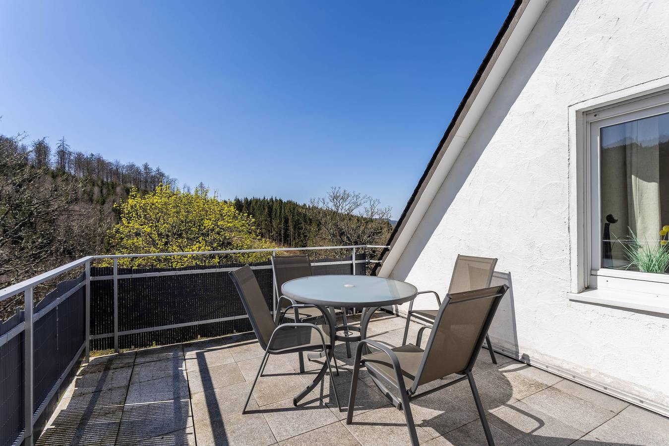 Appartement entier, Appartement 'Raus Aufs Land' avec balcon et Wi-Fi in Schmallenberg, Arrondissement du Haut-Sauerland
