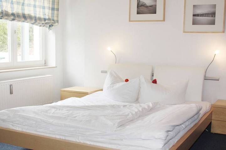 Villa für 7 Personen, mit Terrasse und Garten sowie Sauna in Kühlungsborn - 4