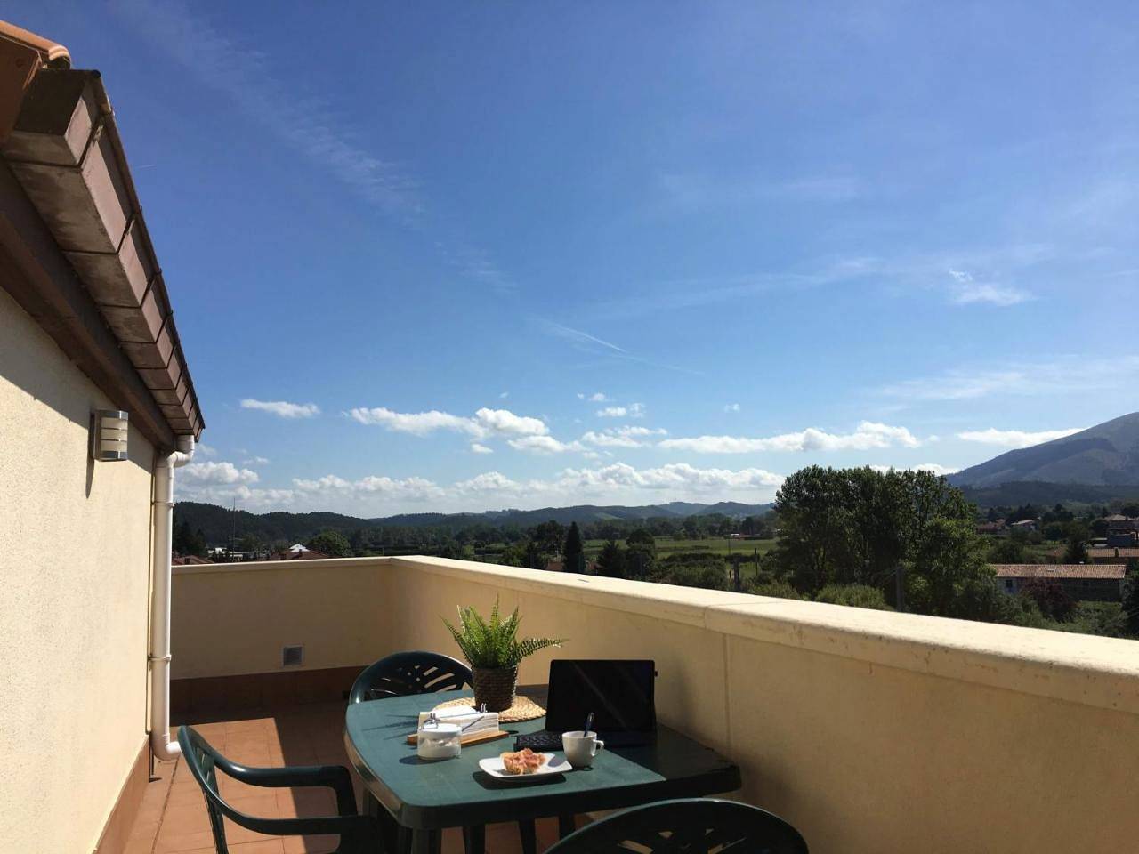 Apartamento entero, Ático Nuevo con vistas in Cabezón de la Sal, Costa de Cantabria
