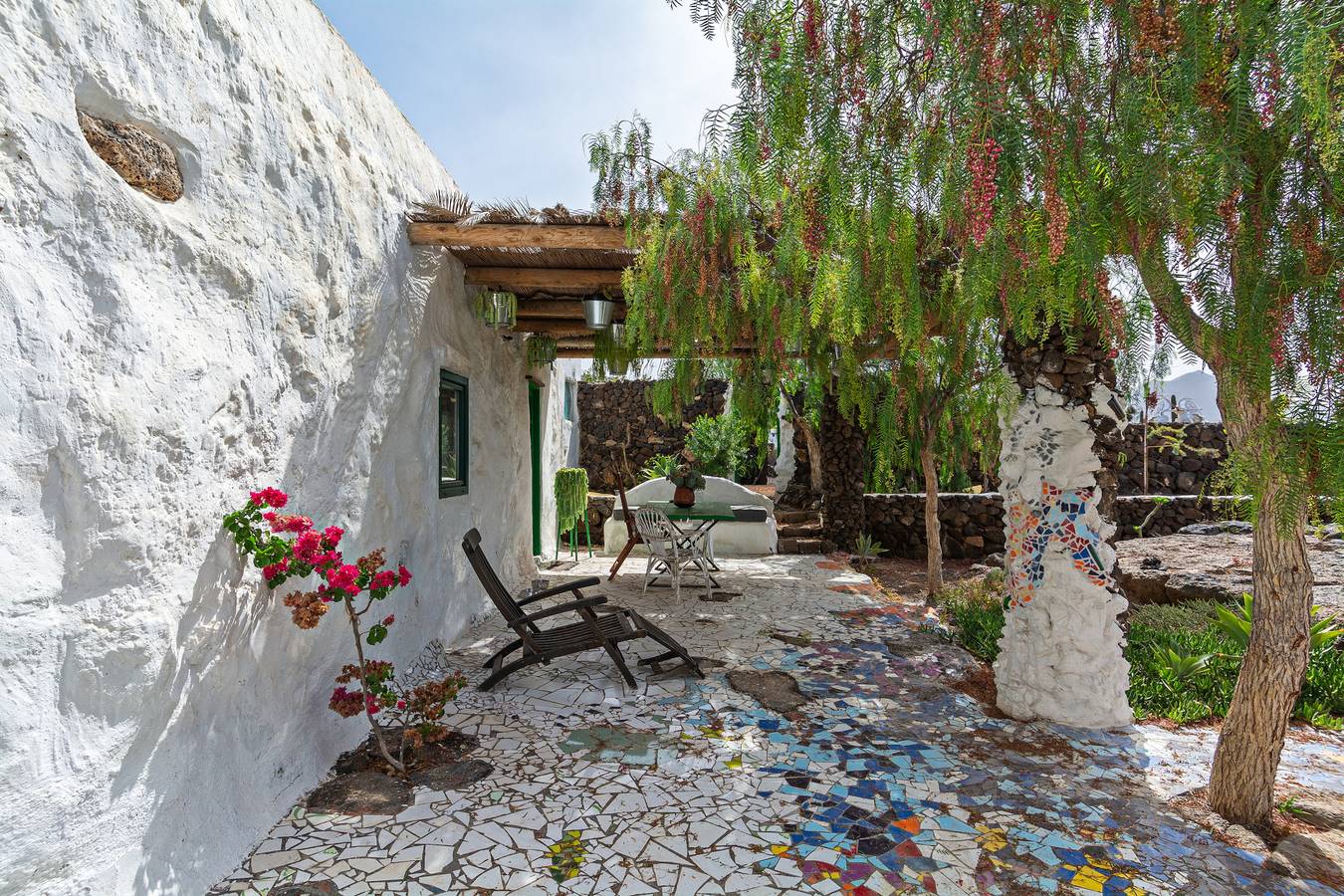 Bohemian Art House - 2Br in Yaiza & Garden in Las Breñas, Yaiza