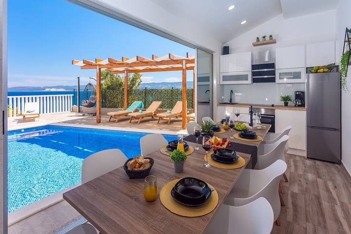 Villa for 8 personer med havblik in Dugi Rat, Omiš-Riviera