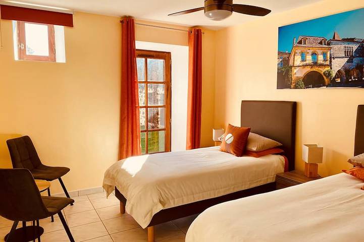 Location de vacances pour 6 personnes, avec jardin à Capdrot - 4