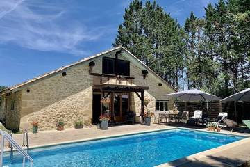 Agriturismo pour 12 personnes, avec jardin et piscine à Sérignac-Péboudou