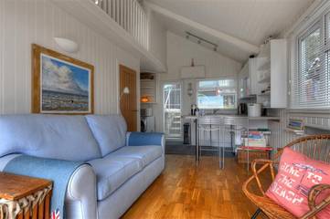 Chalet for 2 People in Lyme Regis, England, Photo 3