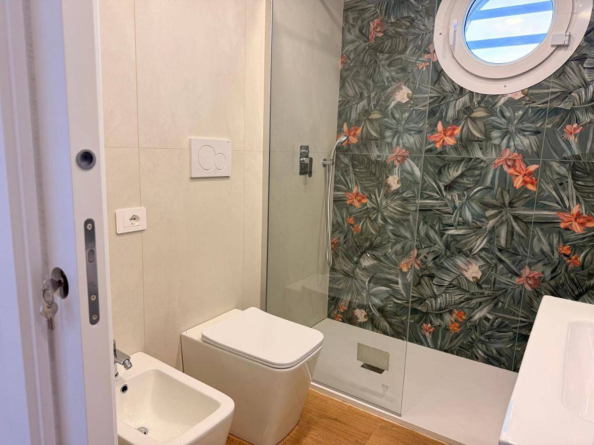 Double Room with Private Bathroom in Scafati, Parc national du Vésuve