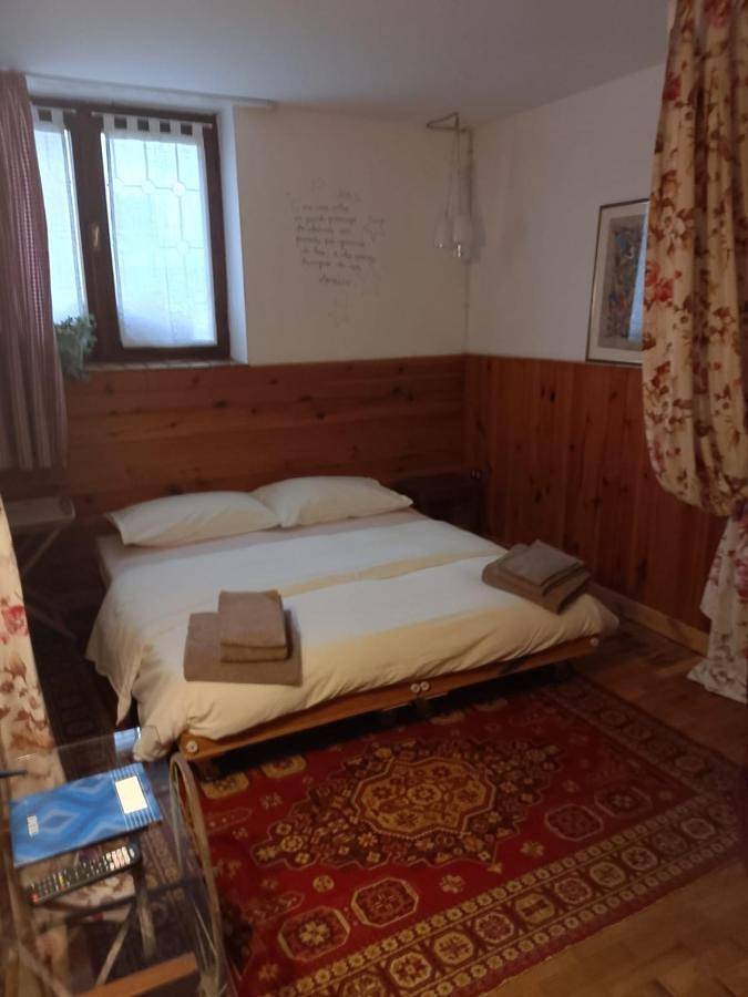 Gîte pour 4 personnes, avec terrasse, animaux acceptés à Cles - 3