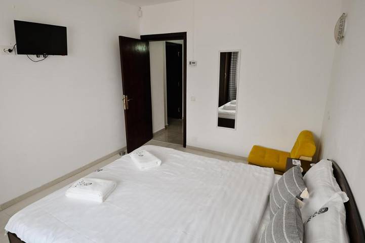 Maison d’hôte pour 2 personnes, avec Terrasse et Jacuzzi ainsi que Jardin et Piscine dans Constanța - 3