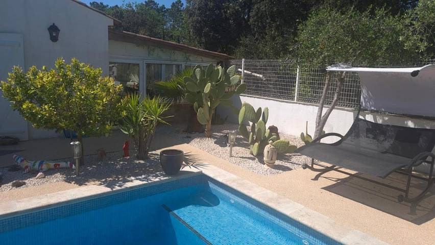 Maison d’hôte pour 2 personnes, avec piscine et jardin, animaux acceptés