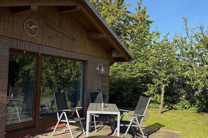 Bungalow für 4 Personen, mit Terrasse und Garten
