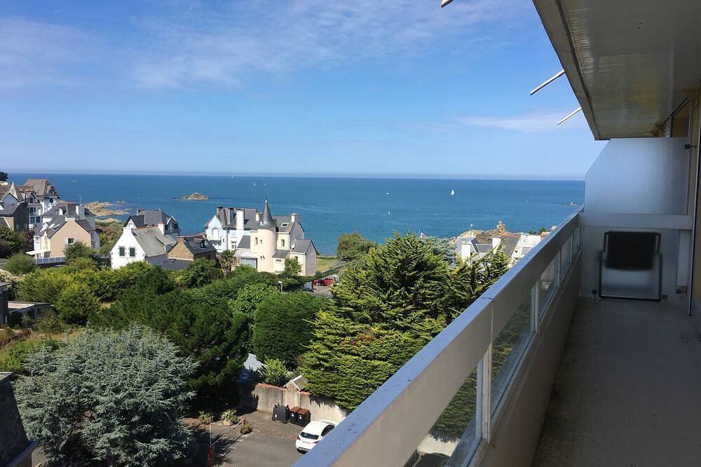 Ganze Wohnung, 3-room apartment at the foot of Casino beach in Saint-Quay-Portrieux, Côte de Goëlo