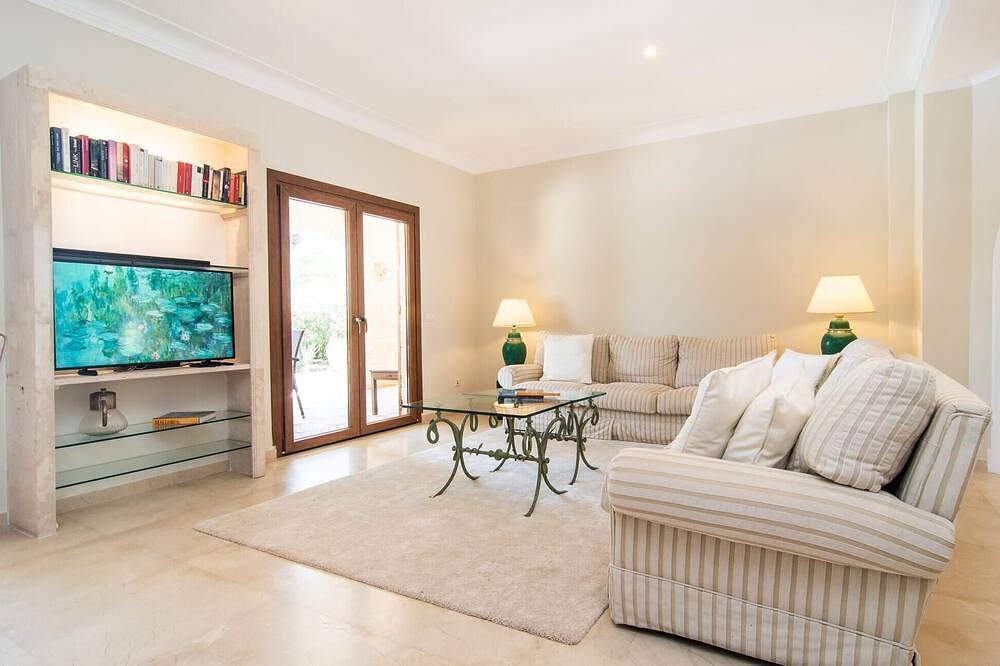 Wunderschönes Haus in Cala Pi mit privatem Swimmingpool, der sowohl drinnen als. in Vallgornera, Llucmajor