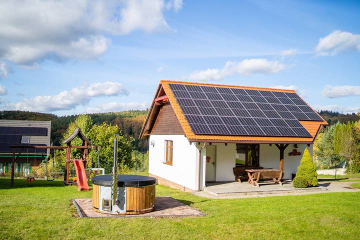 Ferienhaus für 6 Personen, mit Whirlpool und Terrasse sowie Garten, kinderfreundlich - 1