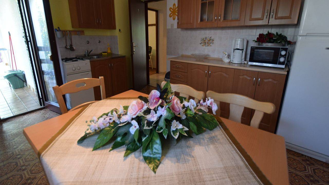 Ganze Ferienwohnung, Ferienwohnung für 7 Personen (80 m²) in Vantacici in Vantacici, Krk