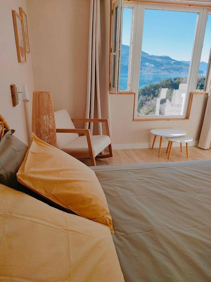 Gîte pour 2 personnes, avec vue sur le lac ainsi que jardin et vue à Savines-le-Lac - 2