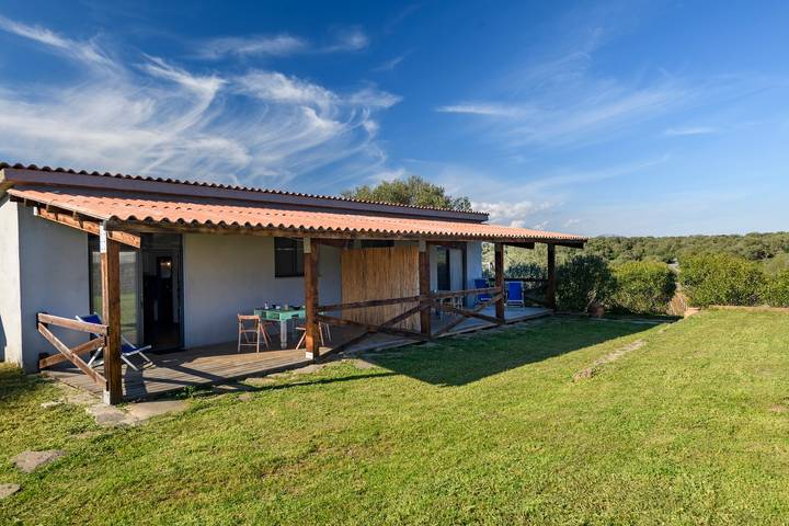 Studio entier, Studio "Naramanue 2" avec vue sur les montagnes, terrasse privée et Wi-Fi in Dorgali, Barbagia