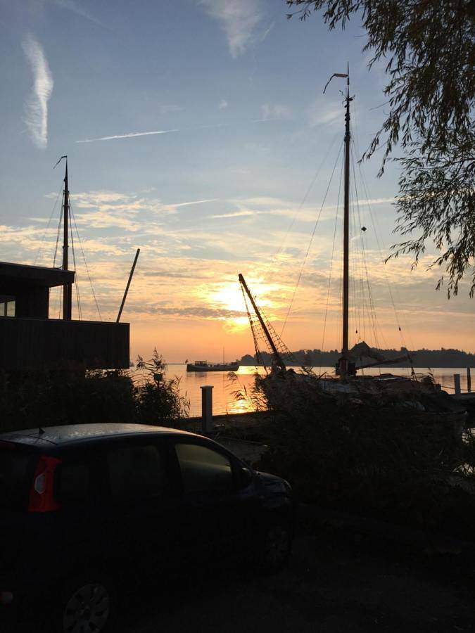 Bateau pour 4 personnes, avec terrasse et vue sur le lac dans Monnickendam - 3