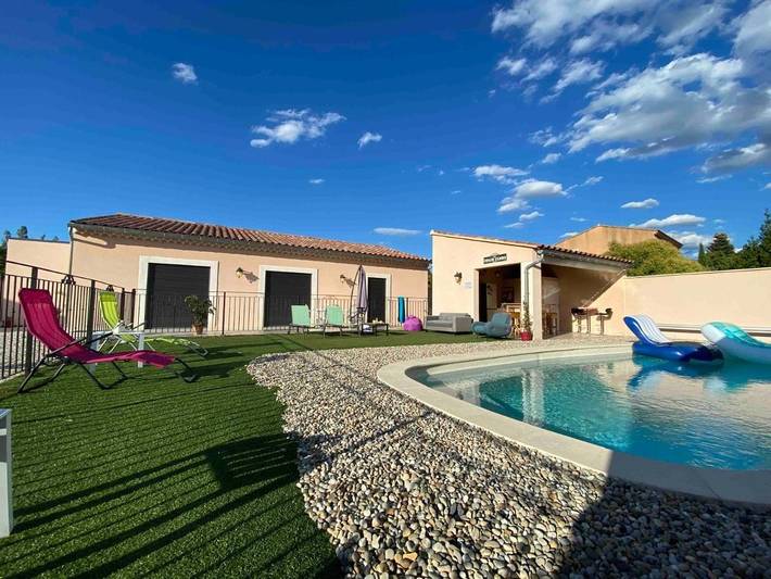 Chambre d’hôte pour 2 personnes, avec jardin ainsi que vue et piscine