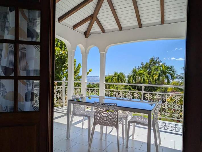 Apartamento de vacaciones para 4 personas, con jardín además de vistas y balcón - 1