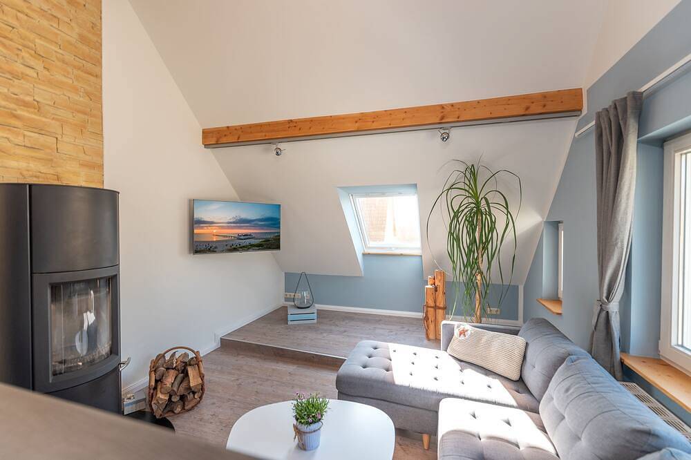 Apartamento entero, Ferienwohnungen Mick Hund Erlaubt, mit Kamin & Badewanne - Fewo Mick - Dg in Dargen, Usedom