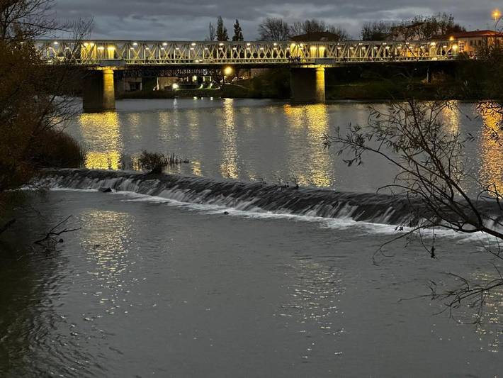 Apartamento para 2 personas, con jardín y jacuzzi en Zamora 