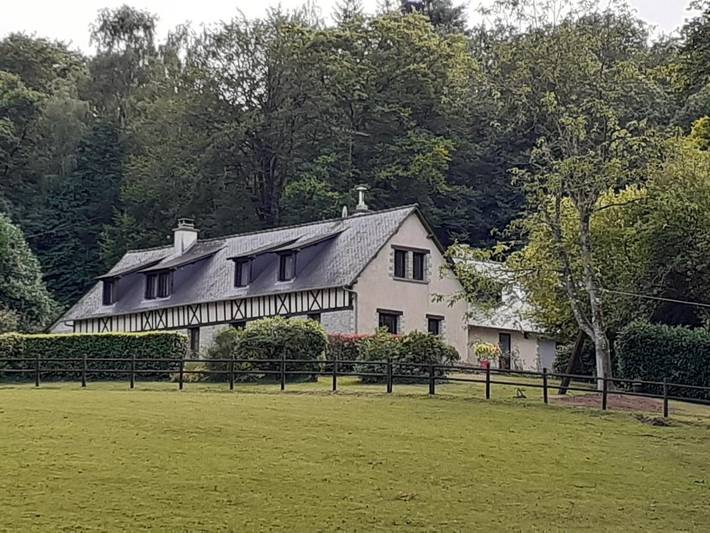 Chambre d’hôte pour 2 personnes, avec Jardin et Vue à Saint-Ouen-des-Alleux